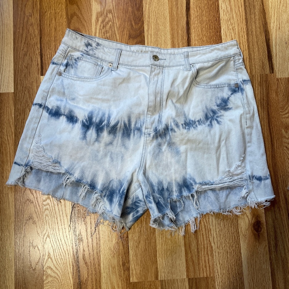 Women 14 American Eagle Distressed Tie Dye Jean Shorts Cut off Comfort Stretch W - Picture 1 of 5